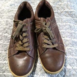 Madden men's brown tennis shoes.  Size 9.5
